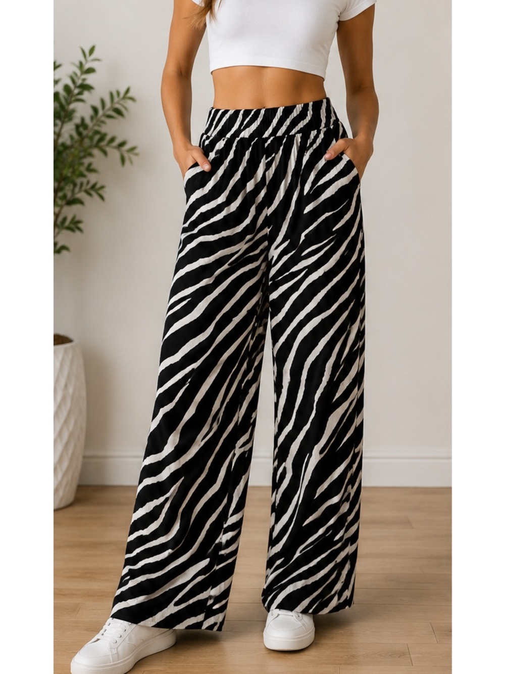 Sincerely Jules flowy slash pockets fly front zebra Print WideLeg Pants Small